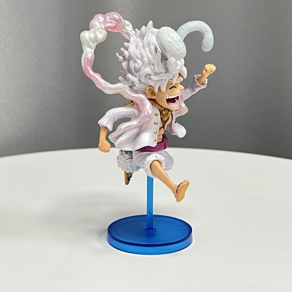 Figura de Luffy Gear 5 Sun God - Running Gear In Japan reseña y precio